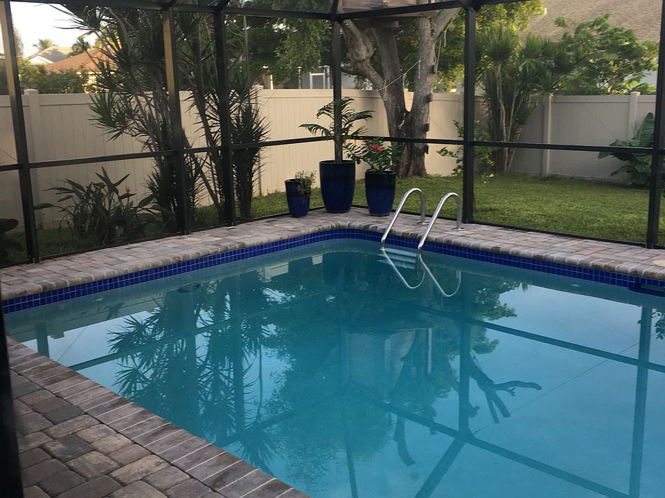 1st image of 2133 SW 40th Ter