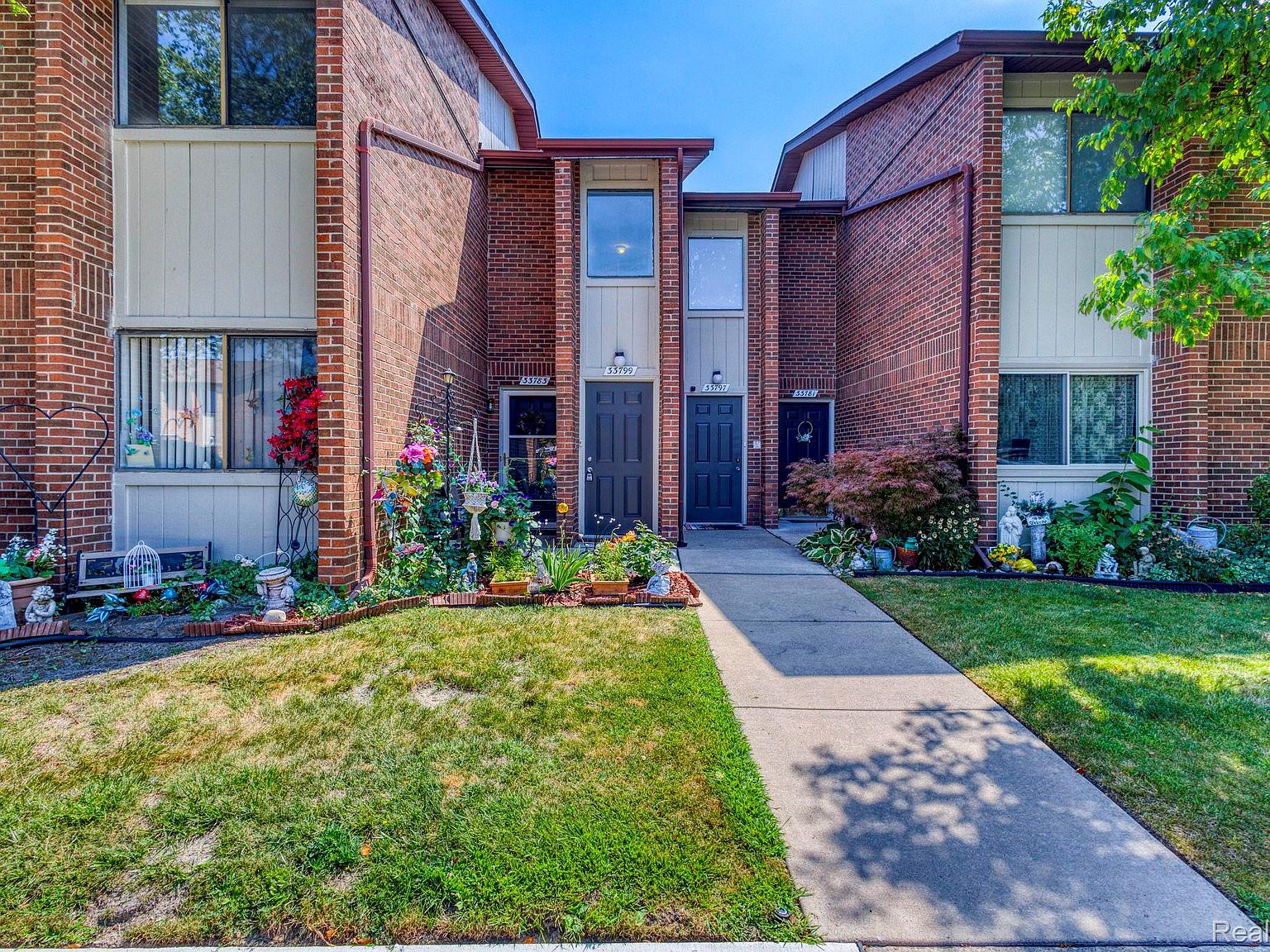 33799 Pondview Cir #47, Livonia, MI 48152