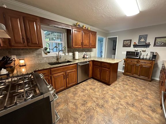 2nd image of 66 Deerfield Ct