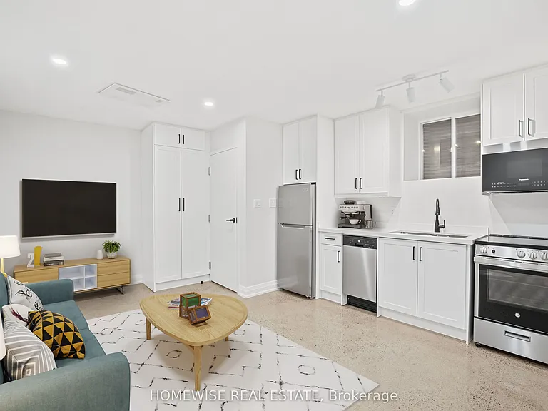2563 Dundas St W #5 — Photo 6