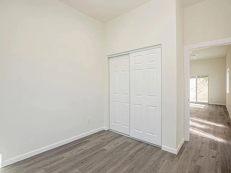 2757 Paloma St — Photo 12