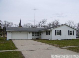 601 Mowbray St, Stewart, MN 55385