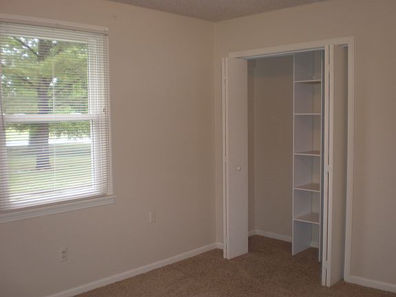 5th image of 4850 Old Clarksville Pike