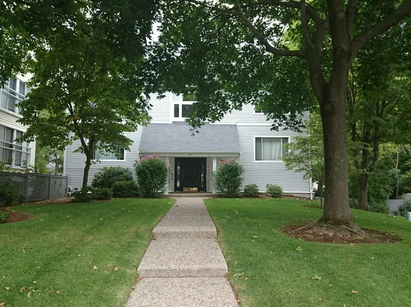 293 Temple St #9, West Roxbury, MA 02132