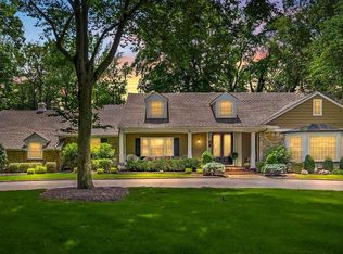 21 Robin Rd, Moorestown, NJ 08057