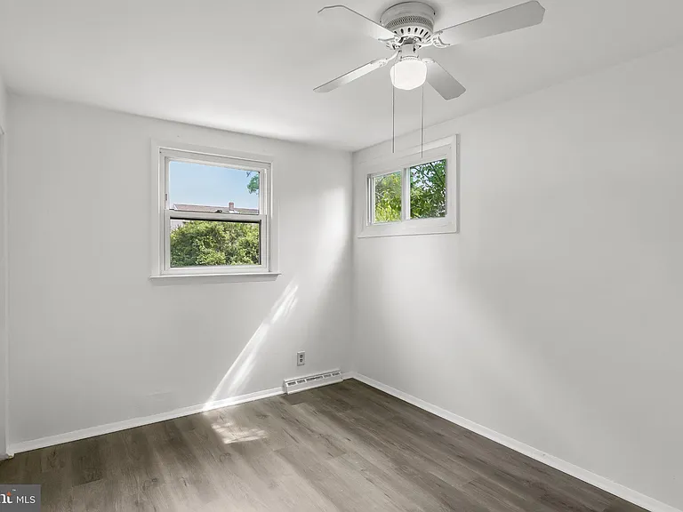 116 Eaton Pl — Photo 16