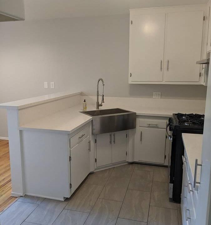 1st image of 4400 Farmdale Ave #3
