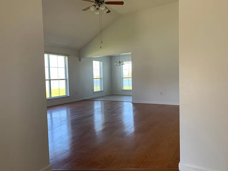 5282 Faulkner Dr — Photo 19
