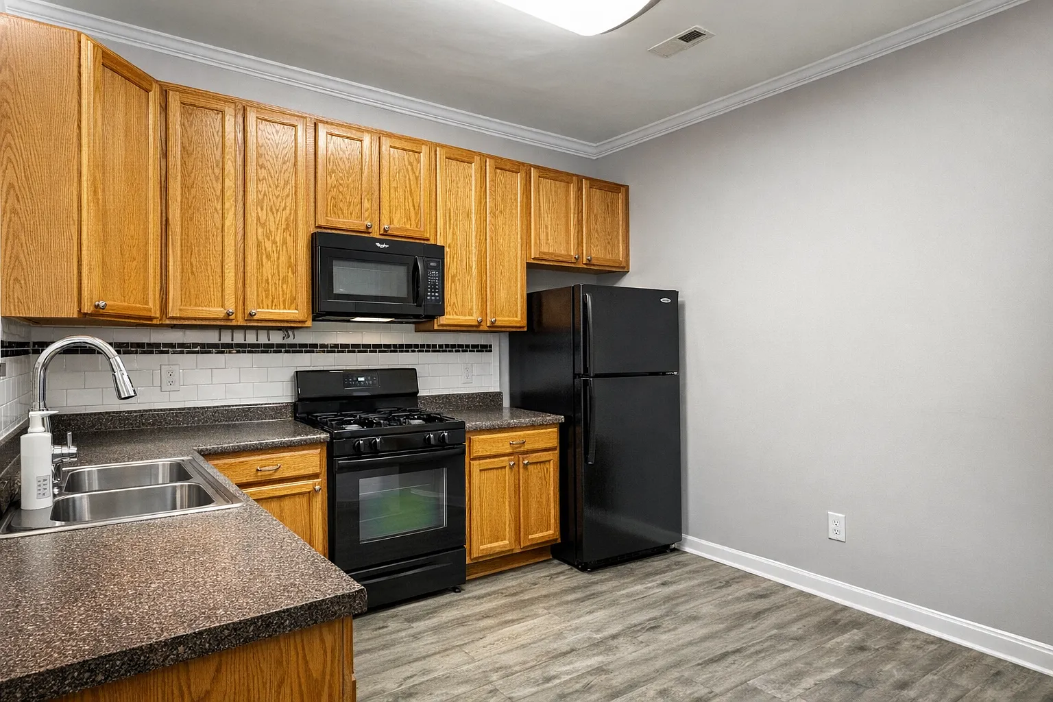 11710 Mezzanine Dr — Photo 4