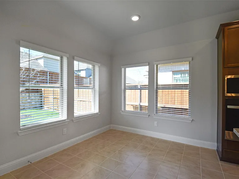 3808 Pennington Ave — Photo 8