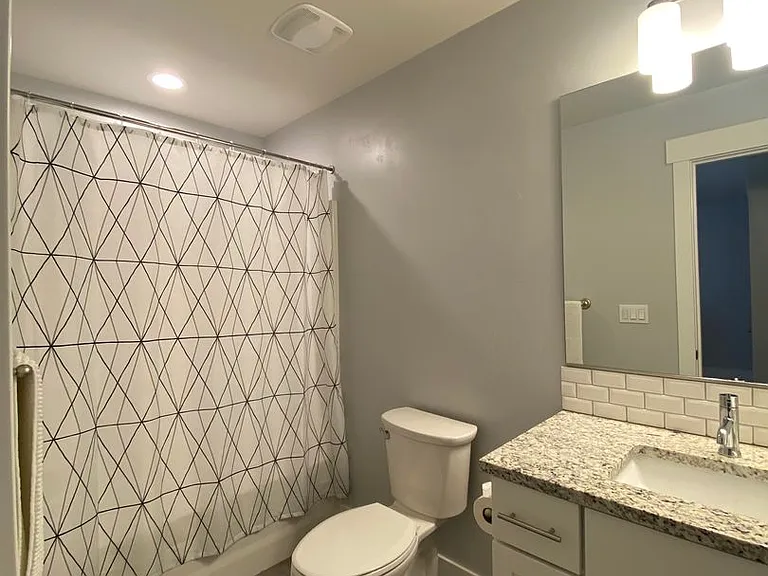 1332 Wasco St — Photo 10