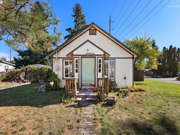 909 Johnson St, Oregon City, OR 97045