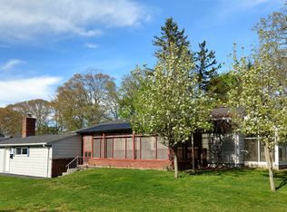 74 Maple Ln, Bristol, RI 02809