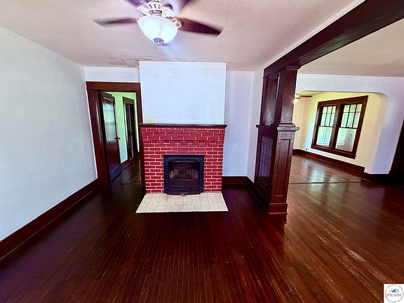 5th image of 703 N Maple St