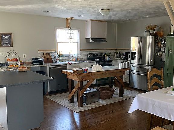 5th image of 8101 Arabian Ln