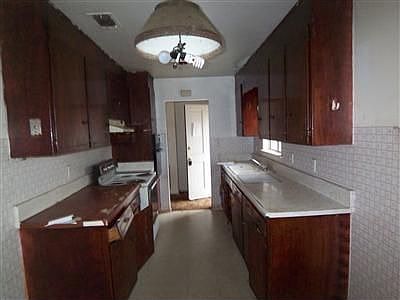 4th image of 5285 E Webster Ave