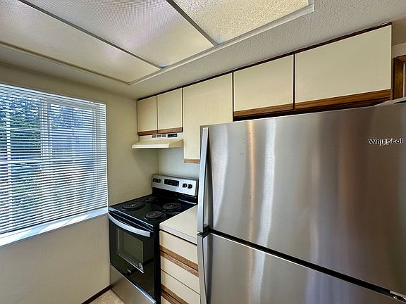 4th image of 1104 E Maryland St APT 3