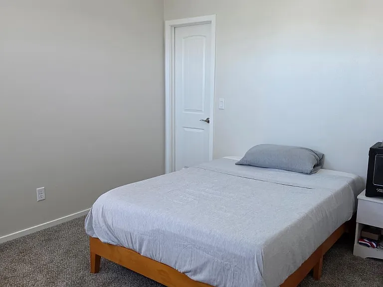 12603 Amesbury Ave — Photo 17