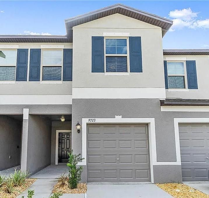 1st image of 9723 Pembrooke Pines Dr