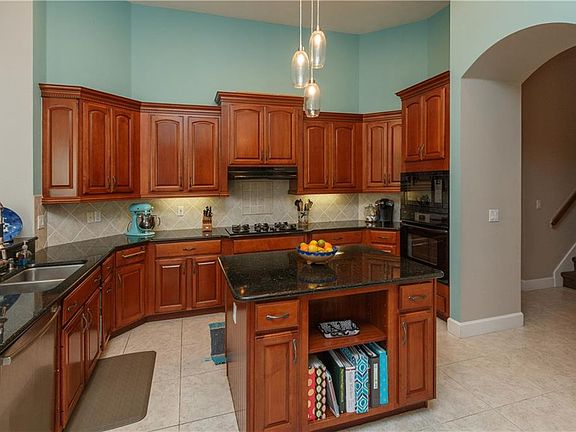 3rd image of 3667 King George Dr