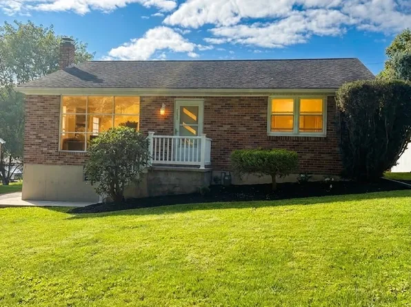 755 York St, Mount Wolf, PA 17347