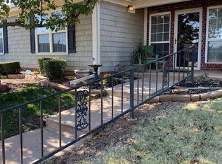 2455 Manchester Dr UNIT 69, Village, OK 73120