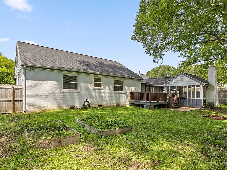 204 Haney Dr — Photo 30