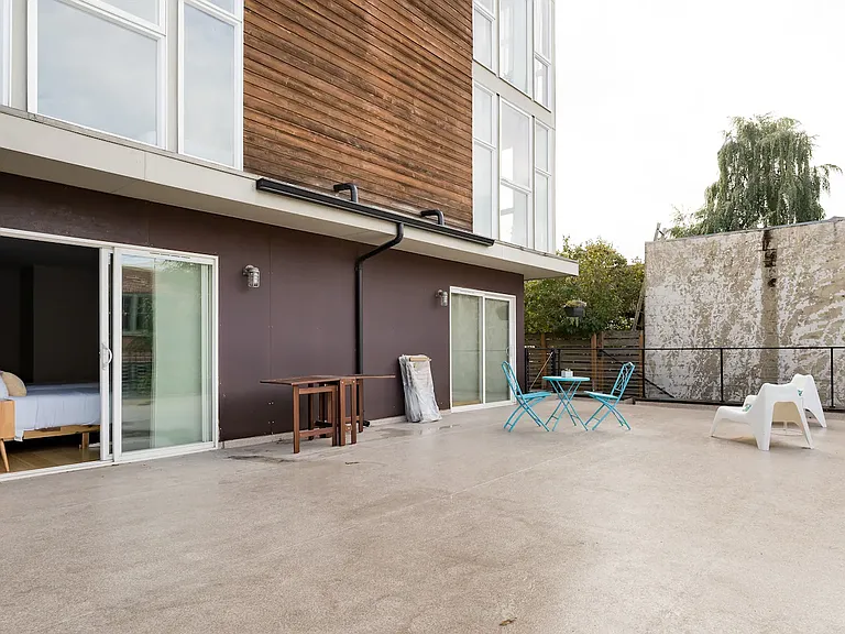 411 Summit Ave E #A — Photo 44