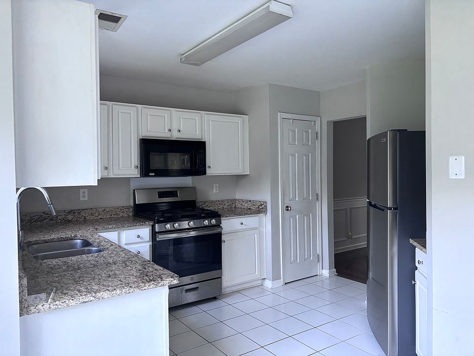 1st image of 7735 Leisure Ln