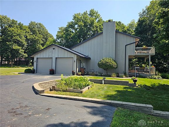 3rd image of 6431 Country Club Dr