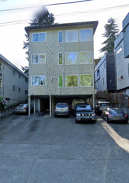 View of the front of the apartment building