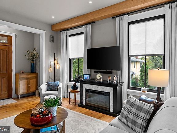 5th image of 1116 Belmont Ave