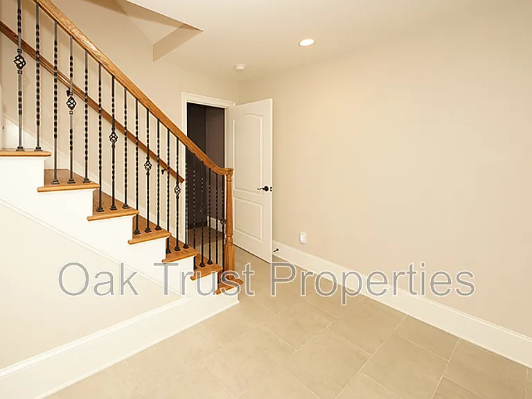 125 Brogun Ln — Photo 40