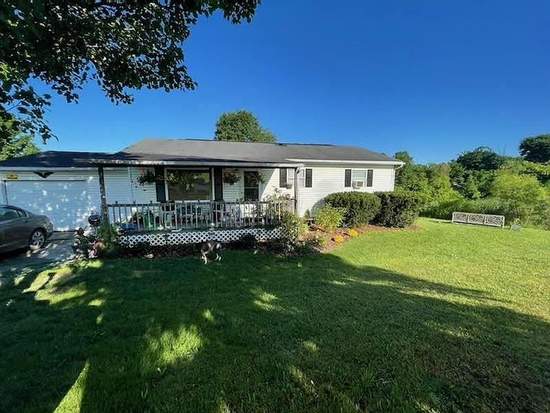1st image of 160 Haas Dr