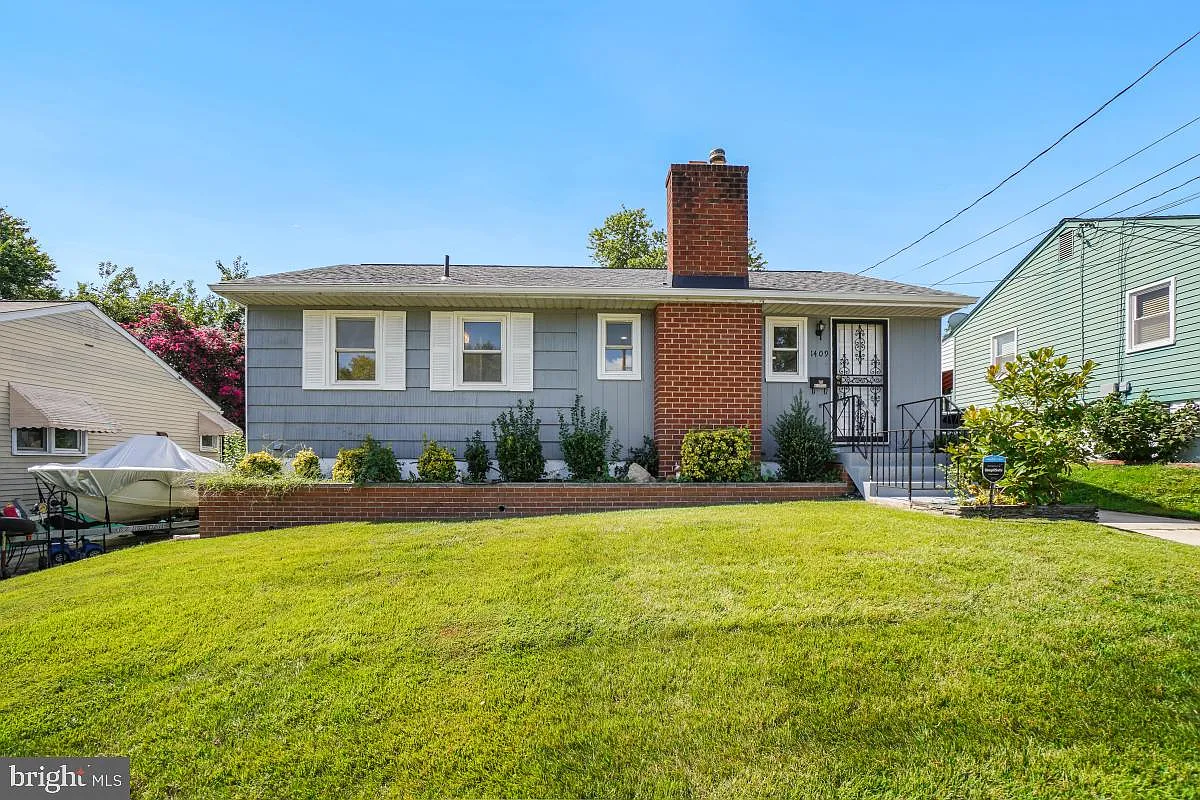1409 Torrey Pl photo 1