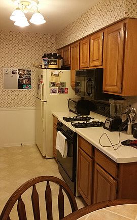 5th image of 1352 N Sterling Ave Unit 203