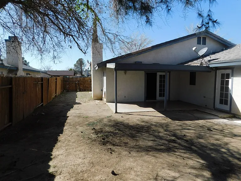 742 N Inyo St — Photo 19
