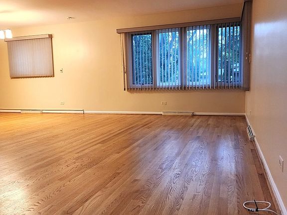 4th image of 209 N Stevenson Ln