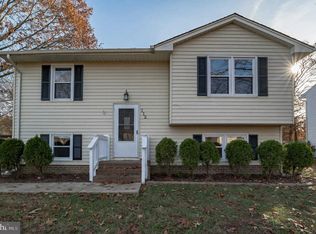 112 Wyatt Dr, Fredericksburg, VA 22407