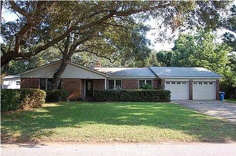 1st image of 419 Dolphin St