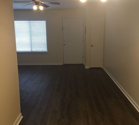3rd image of 2318 Continental Ave