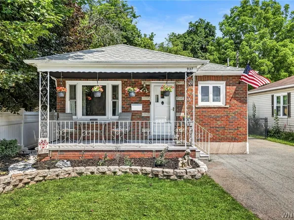 927 88th St, Niagara Falls, NY 14304