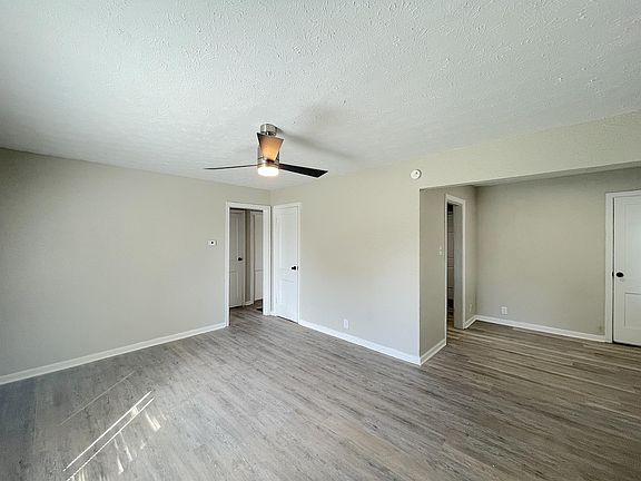 4th image of 1046 N Alton Ave