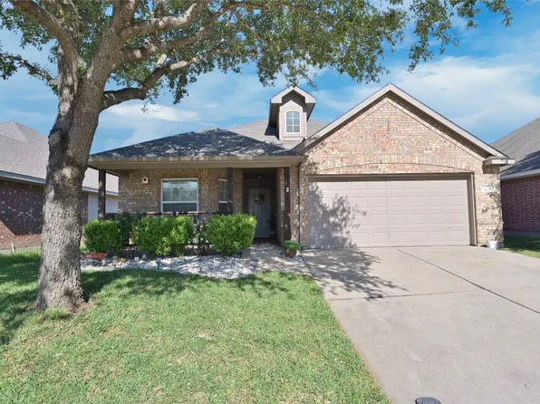 12141 Longstone Dr, Burleson, TX 76028