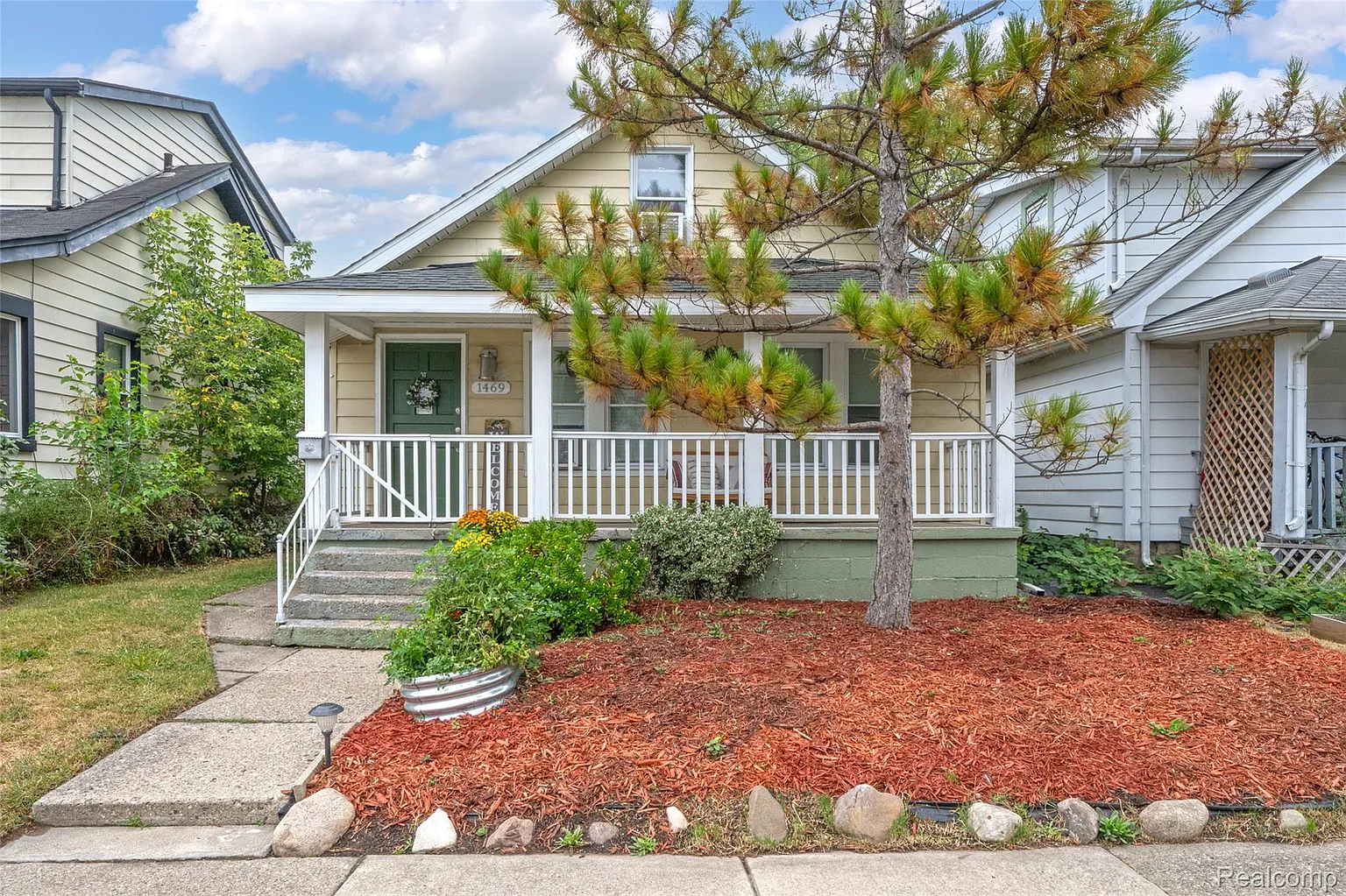 1469 Browning St photo 1