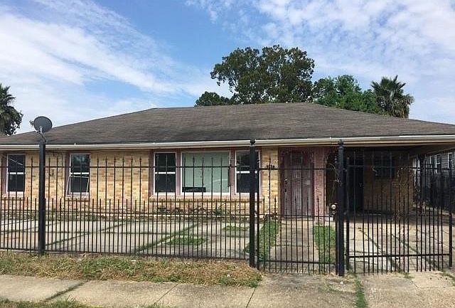 1st image of 2338 Independence St