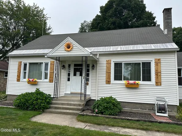 4 Kelly Avenue, Hudson Falls, NY 12839