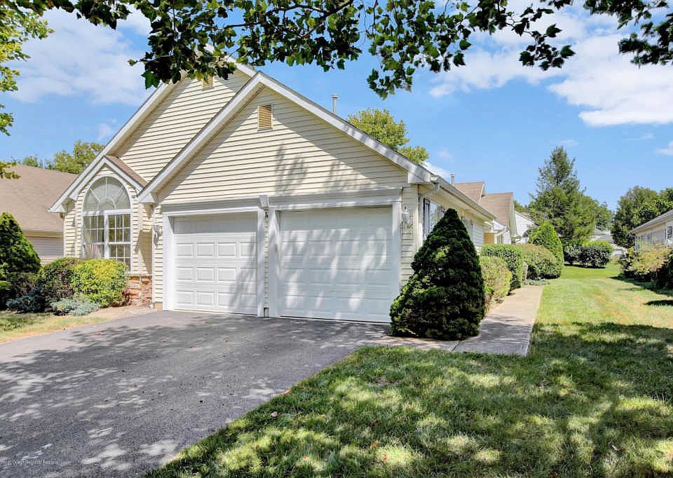 1st image of 3 Skylark Ln