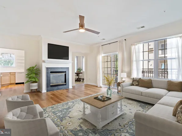 20745 Royal Palace Sq Unit 210, Sterling, VA 20165