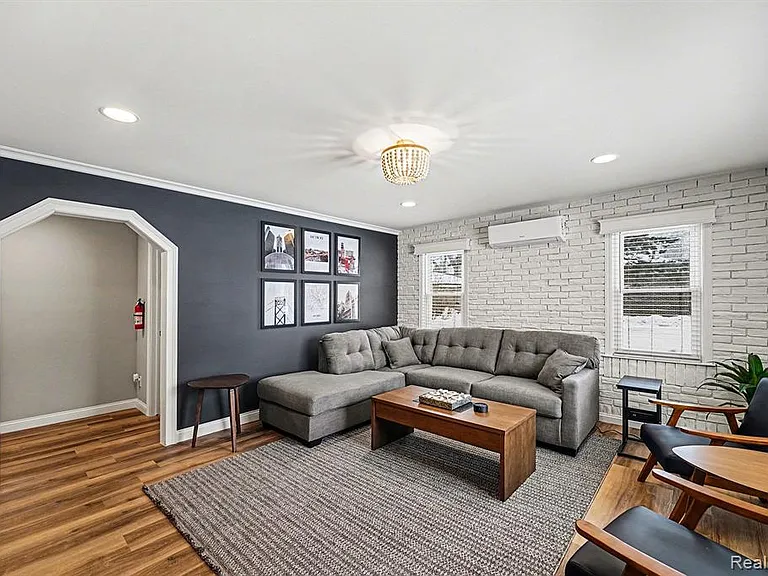710 Hartland Dr — Photo 15